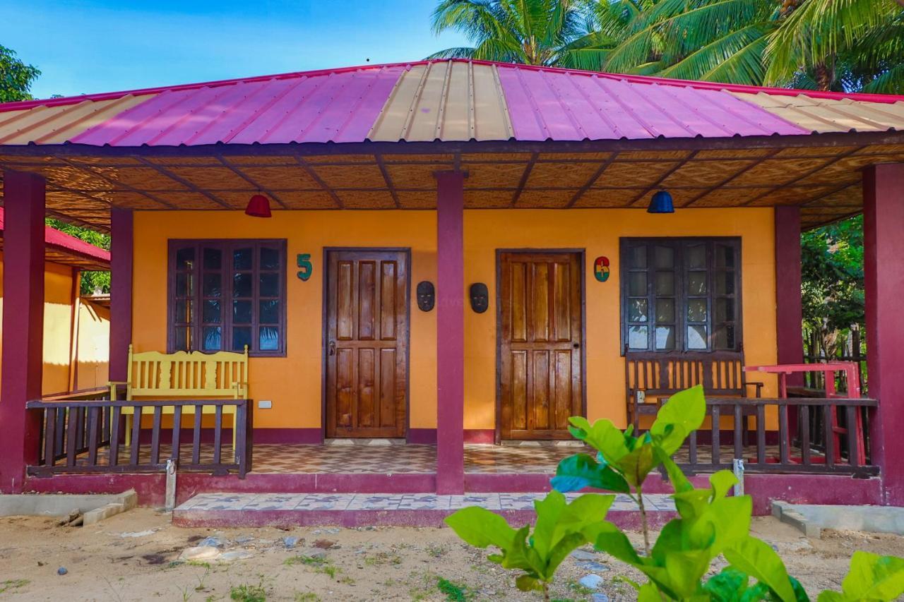 Mecaja Beach House Roxas  Εξωτερικό φωτογραφία